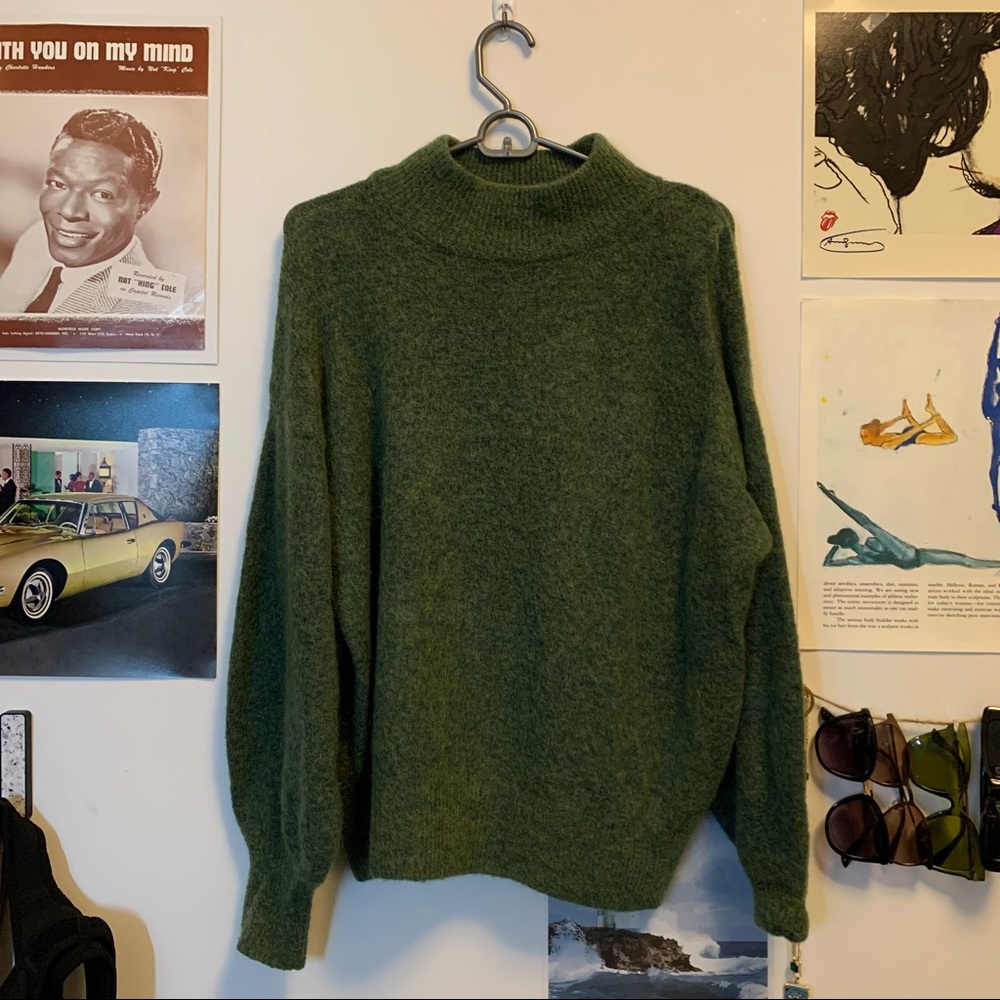 H&M green sweater